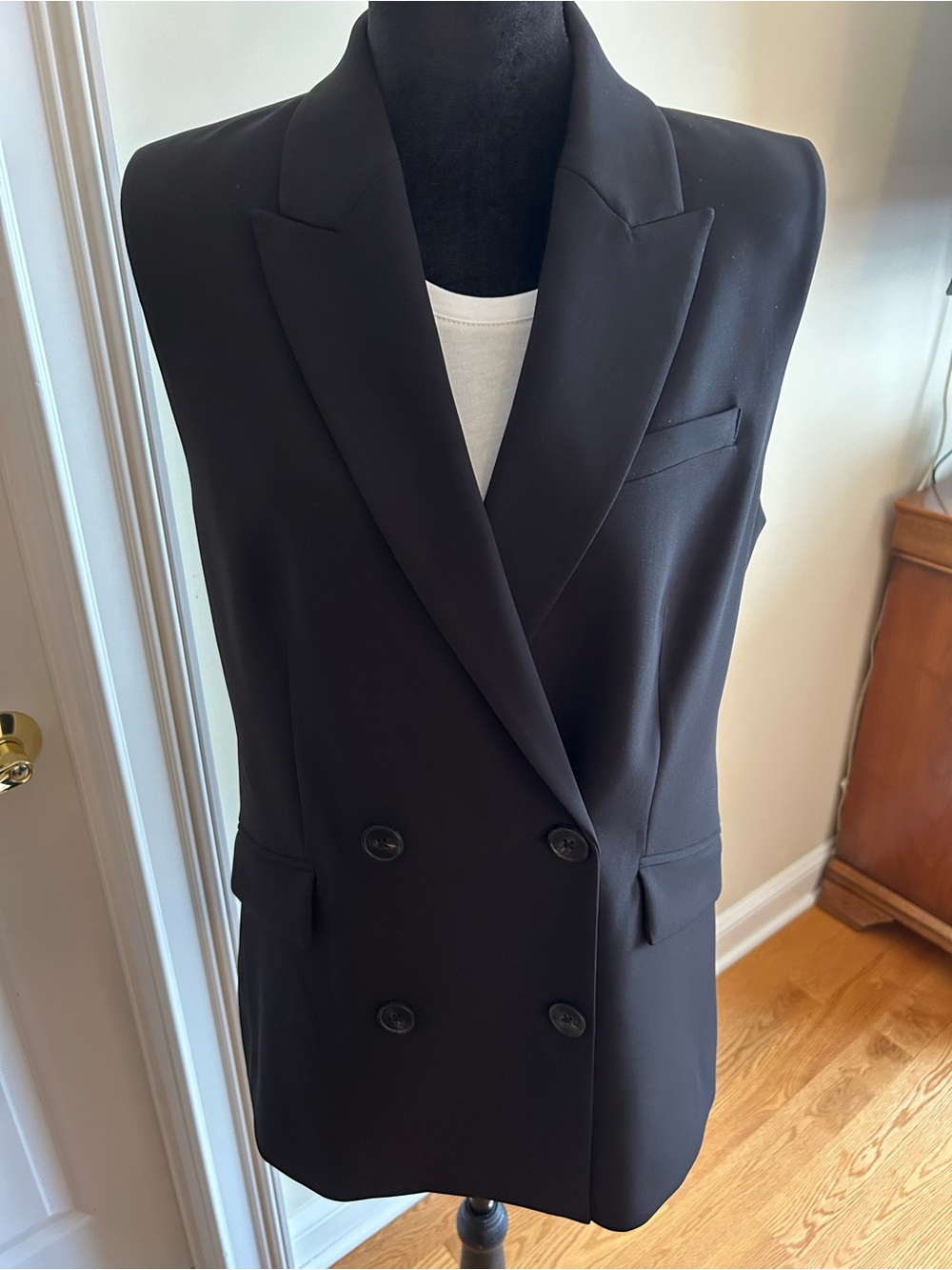 Elie Tahari Black Double-Breasted Sleeveless Blazer Vest
